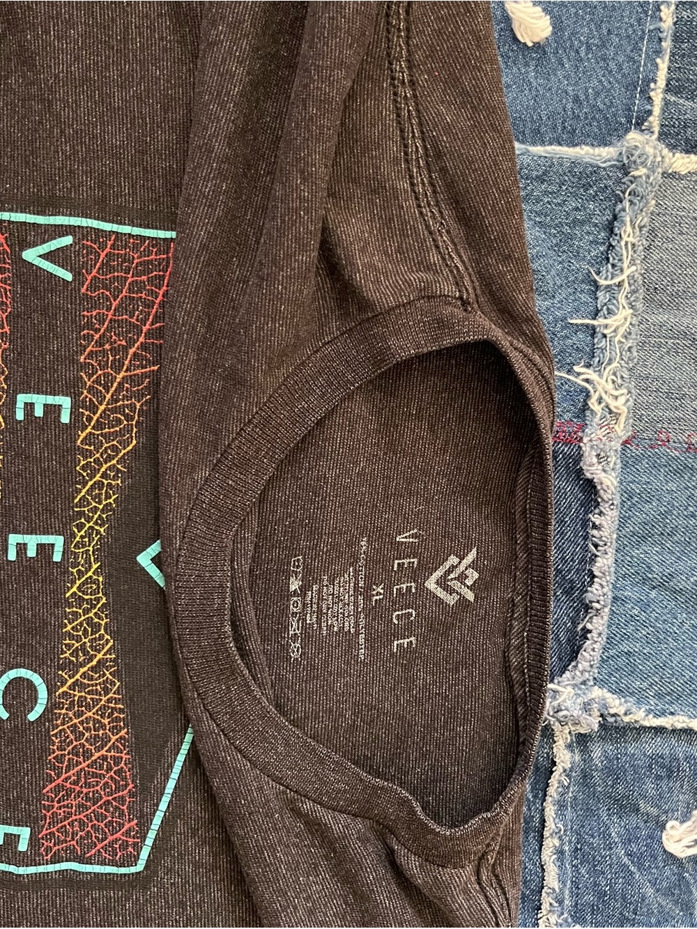 Veece Graphic Tee in Dark Gray XL with colorful graphic skater T Shirt